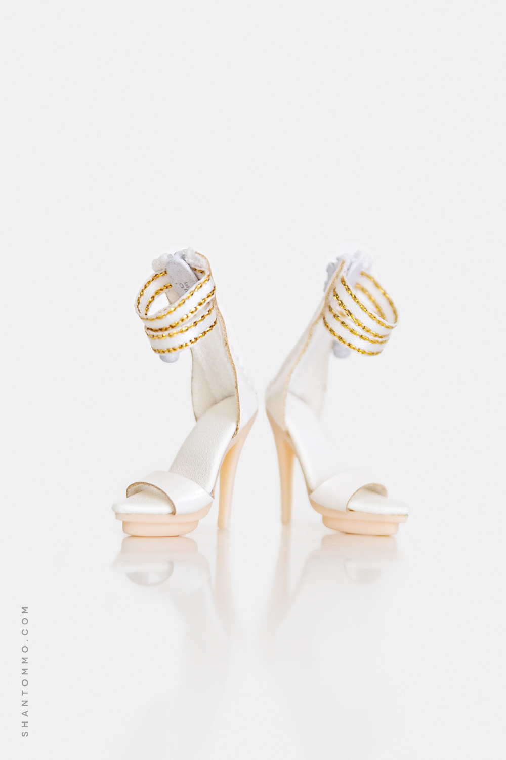 Colette (White with Gold)